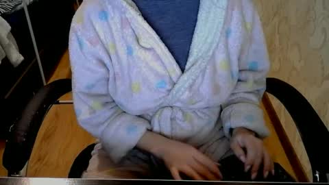 1your_hot_girls online show from December 11, 5:37 pm