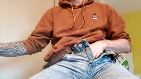 22_acacia_avenue online show from February 14, 9:39 am