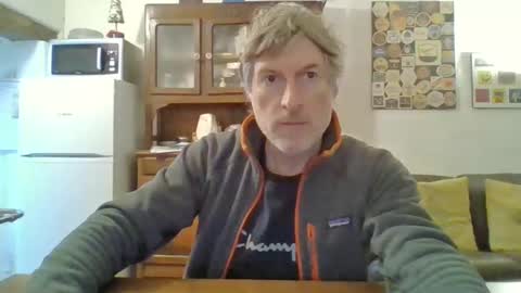 22esserre online show from December 9, 12:40 pm