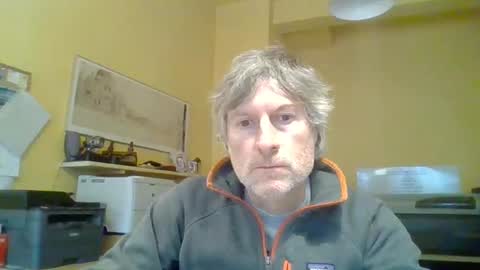 22esserre online show from December 18, 2:49 pm