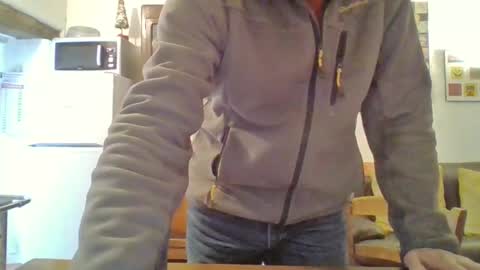 22esserre online show from February 19, 1:39 pm