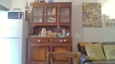 22esserre online show from September 25, 11:36 am