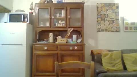 22esserre online show from October 31, 3:02 pm