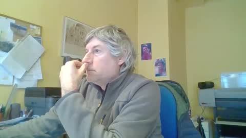 22esserre online show from December 4, 10:02 am