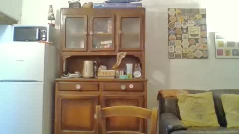 22esserre online show from February 2, 12:26 pm