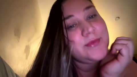 Snapshot of 22thickfatpussy chatting on December 14, 11:26 am 22thickfatpussy online show from December 14, 11:26 am