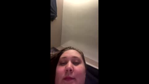 Snapshot of 22thickfatpussy chatting on December 16, 12:26 am 22thickfatpussy online show from December 16, 12:26 am