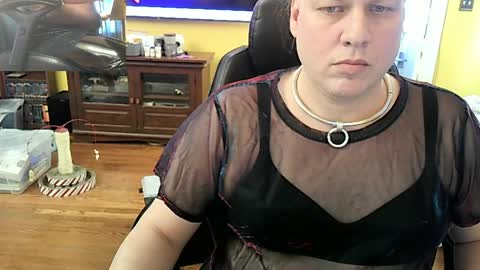 SLRN296512741 online show from April 4, 4:59 pm