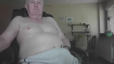 Snapshot of 29famila chatting on October 7, 7:38 am 29famila online show from October 7, 7:38 am
