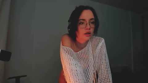 Snapshot of 2b_ chatting on October 25, 4:09 am Sasha weekend from 14 to 27 November online show from October 25, 4:09 am