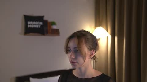 Elley  online show from February 16, 2:35 pm