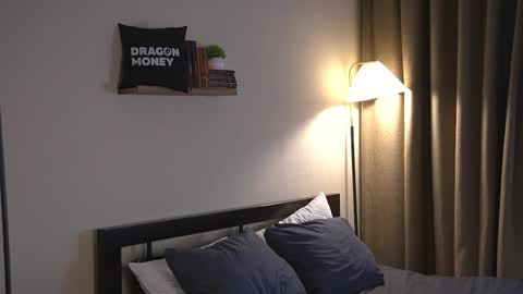 Elley  online show from March 4, 2:23 pm