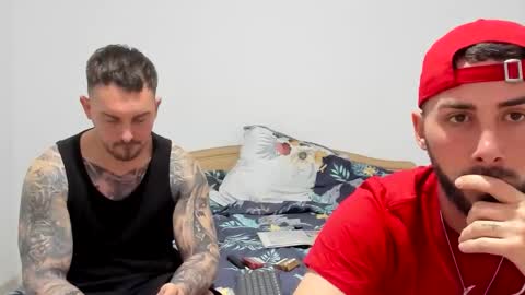 2sexymuscles online show from April 7, 9:15 pm