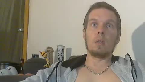 2small4you83 online show from December 18, 2:28 pm