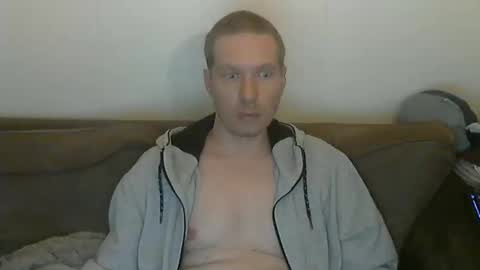 2small4you83 online show from November 27, 8:05 am