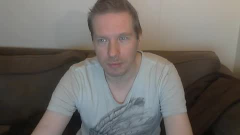 2small4you83 online show from January 14, 1:55 am