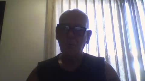 Snapshot of 304705449t chatting on January 18, 8:31 am Peter online show from January 18, 8:31 am