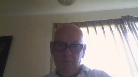 Snapshot of 304705449t chatting on February 8, 6:43 am Peter online show from February 8, 6:43 am