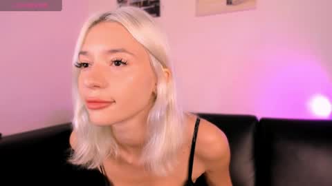 Snapshot of 30_second_to_cum chatting on May 10, 7:57 am 30_second_to_cum online show from May 10, 7:57 am