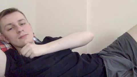 Snapshot of 3andy3 chatting on March 3, 7:21 am Andy online show from March 3, 7:21 am