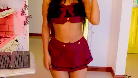 independent model online show from January 4, 10:38 am