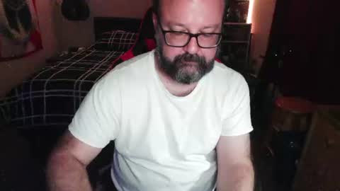 Snapshot of 3ndlessmike chatting on June 19, 1:54 am 3ndlessmike online show from June 19, 1:54 am