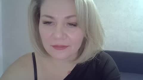 Snapshot of 3susie chatting on November 23, 10:15 am 3susie online show from November 23, 10:15 am