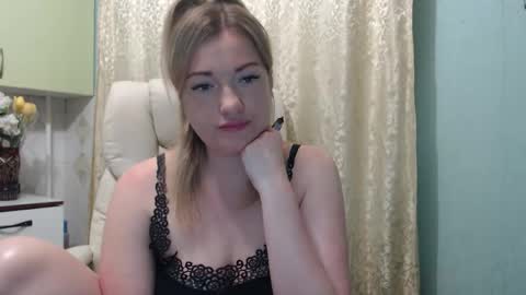 3sweetcandy3 online show from May 9, 10:48 pm