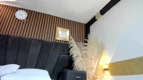 3X NAXAA online show from February 22, 2:04 pm