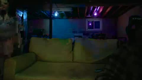 Snapshot of 420bunnie chatting on February 6, 4:10 am 420bunnie online show from February 6, 4:10 am