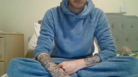 420feetloverr420 online show from March 27, 9:25 pm