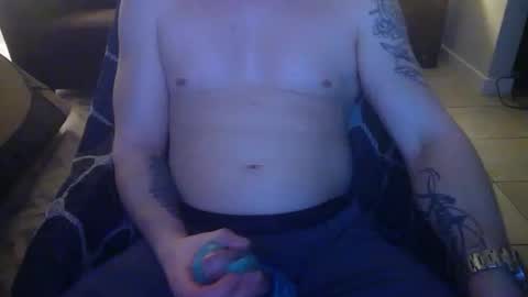 Snapshot of 42o_blah chatting on January 21, 1:29 am 42o_blah online show from January 21, 1:29 am