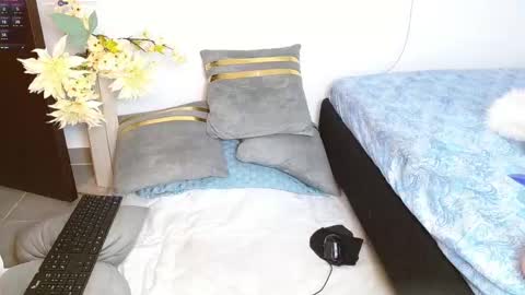 493ashlyfoxx online show from December 5, 3:04 am