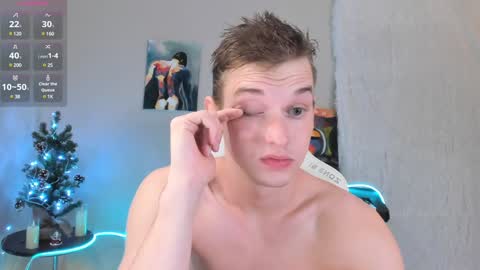 Snapshot of 4ever_dude chatting on December 22, 3:44 am Andrew online show from December 22, 3:44 am