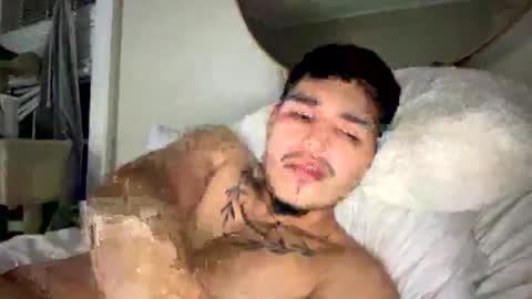 Snapshot of 4ngelbad_boy chatting on April 18, 6:28 am 4ngelbad_boy online show from April 18, 6:28 am