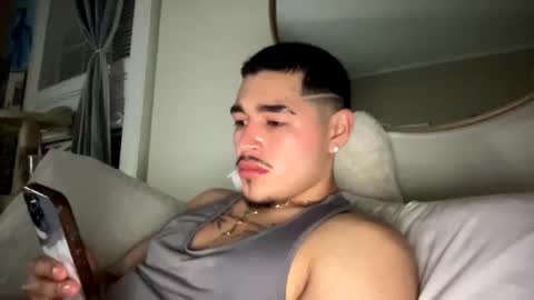 Snapshot of 4ngelbad_boy chatting on April 26, 3:04 am 4ngelbad_boy online show from April 26, 3:04 am
