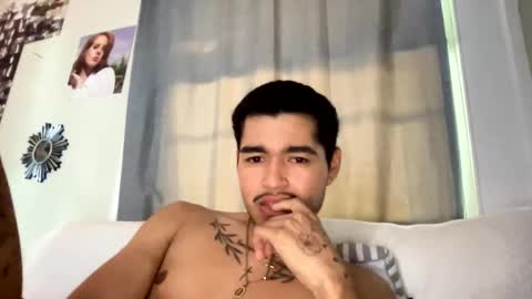Snapshot of 4ngelbad_boy chatting on June 4, 9:32 pm 4ngelbad_boy online show from June 4, 9:32 pm