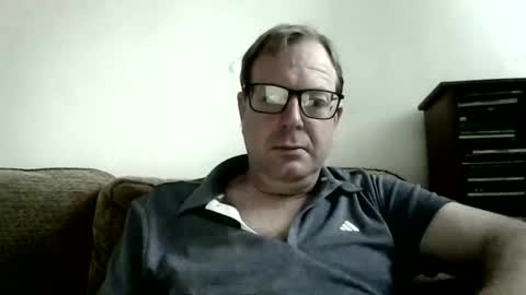 robert online show from April 29, 6:47 pm