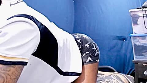 Tettaz GetitJusy4ya online show from November 18, 5:01 am