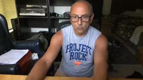 daddy vegas  for single women and couples here online show from April 28, 11:54 pm