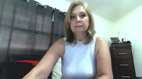 69naughtyempress69 online show from March 26, 7:47 am