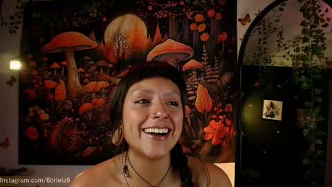 B R I E L A  online show from March 12, 1:17 pm