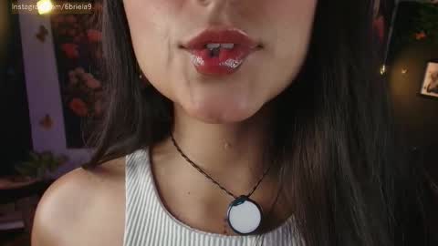 B R I E L A  online show from April 2, 5:16 am