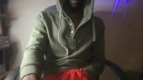 Snapshot of 6foot3and8inches chatting on December 25, 12:37 am dark stormy online show from December 25, 12:37 am