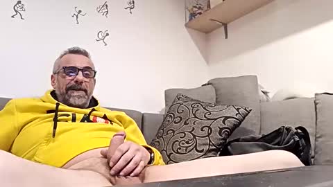 Snapshot of 6georget6 chatting on November 22, 12:31 am George online show from November 22, 12:31 am