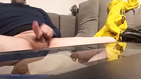 Snapshot of 6georget6 chatting on November 23, 2:33 am George online show from November 23, 2:33 am