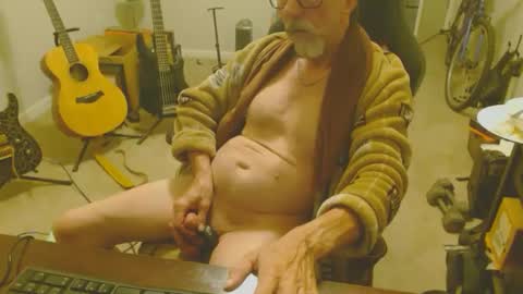 6stringer62 online show from October 3, 3:25 am