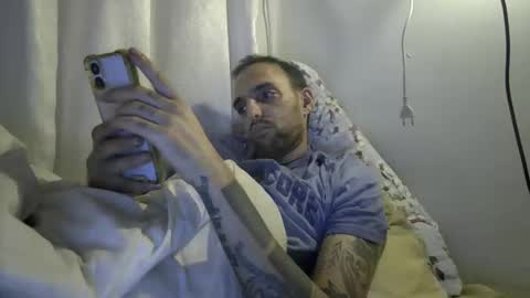 Snapshot of 6sundros chatting on September 30, 9:09 pm Suny online show from September 30, 9:09 pm