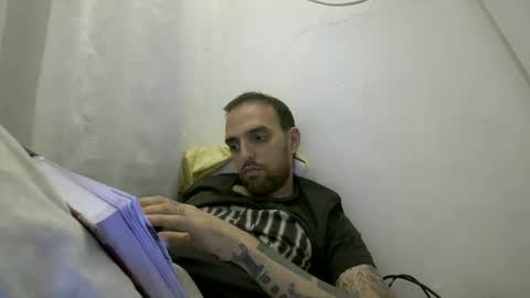 Snapshot of 6sundros chatting on October 3, 6:16 pm Suny online show from October 3, 6:16 pm