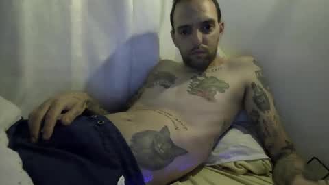 Snapshot of 6sundros chatting on October 20, 9:04 pm Suny online show from October 20, 9:04 pm